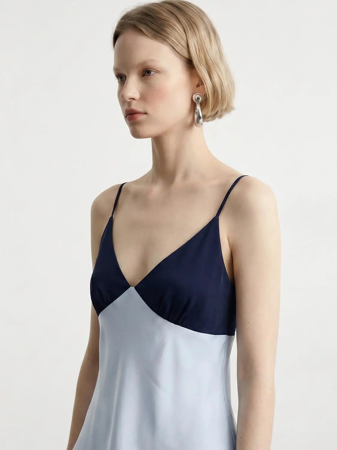 Slim V Neck Color Block Ruffle Hem Camisole