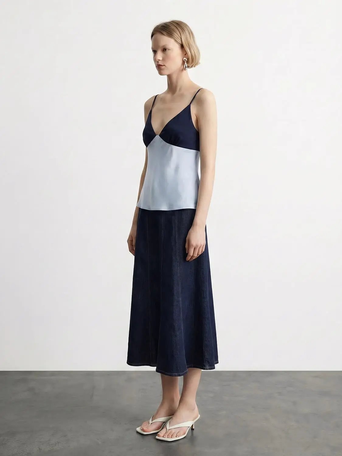 Slim V Neck Color Block Ruffle Hem Camisole