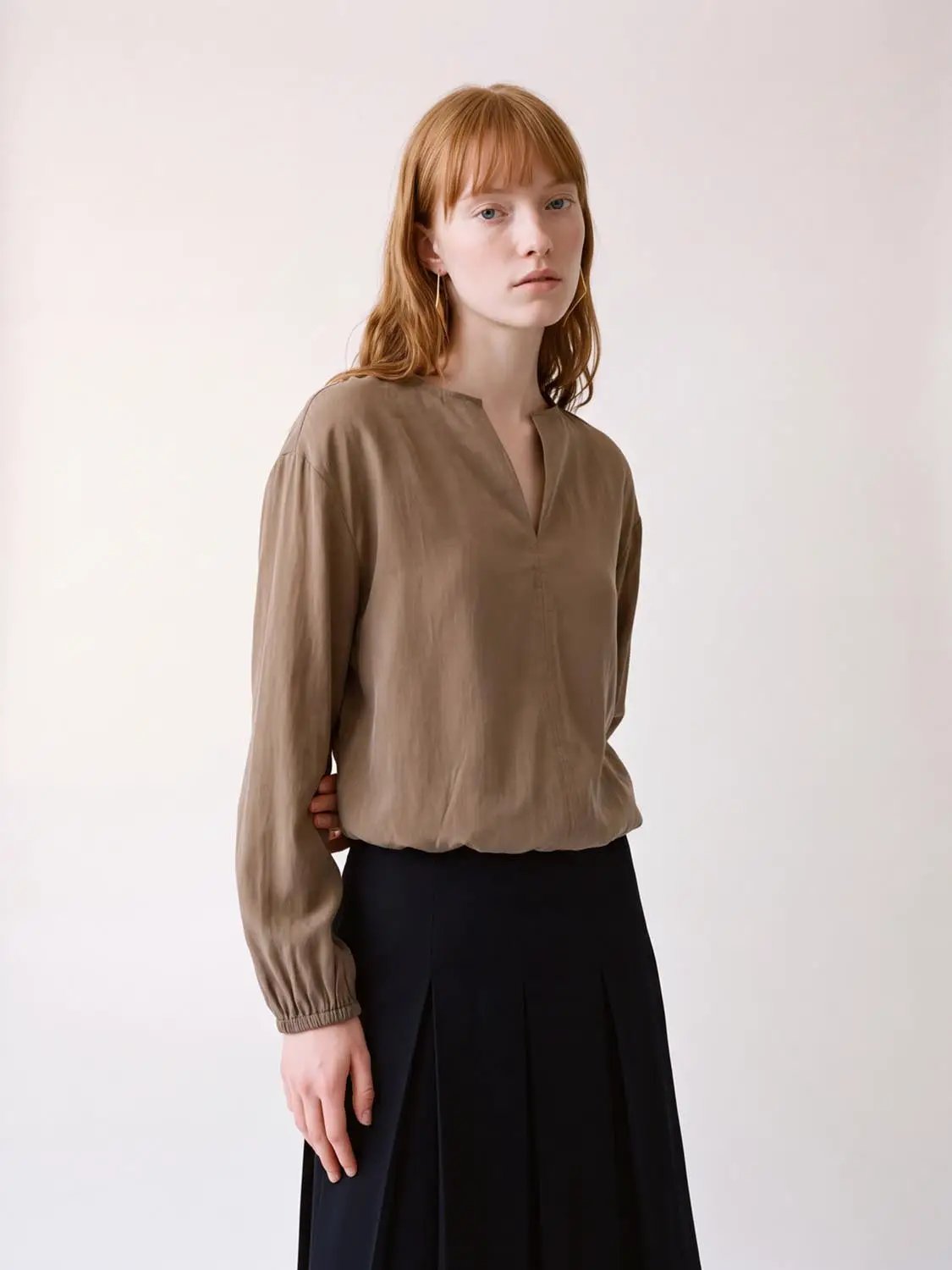 Boxy V-neck Long Sleeve Elastic Hem Blouse