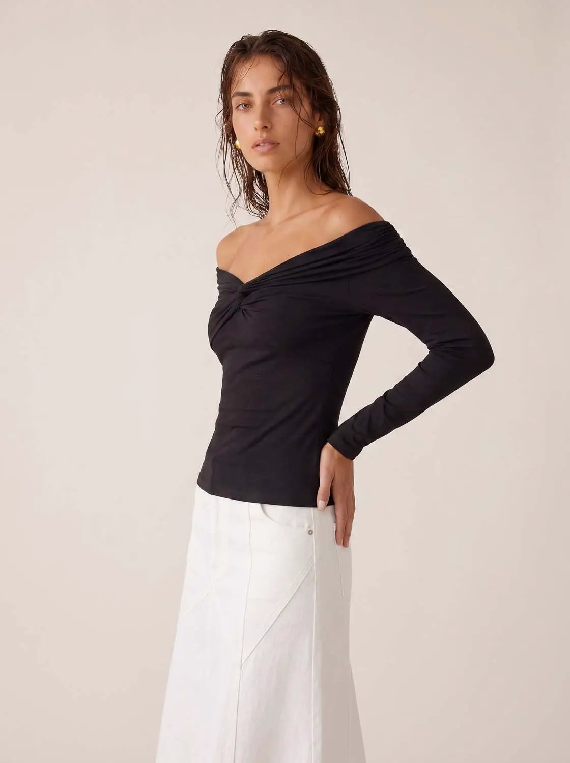 Off Shoulder Front Twist Knot Long Sleeve Slim Fit Top
