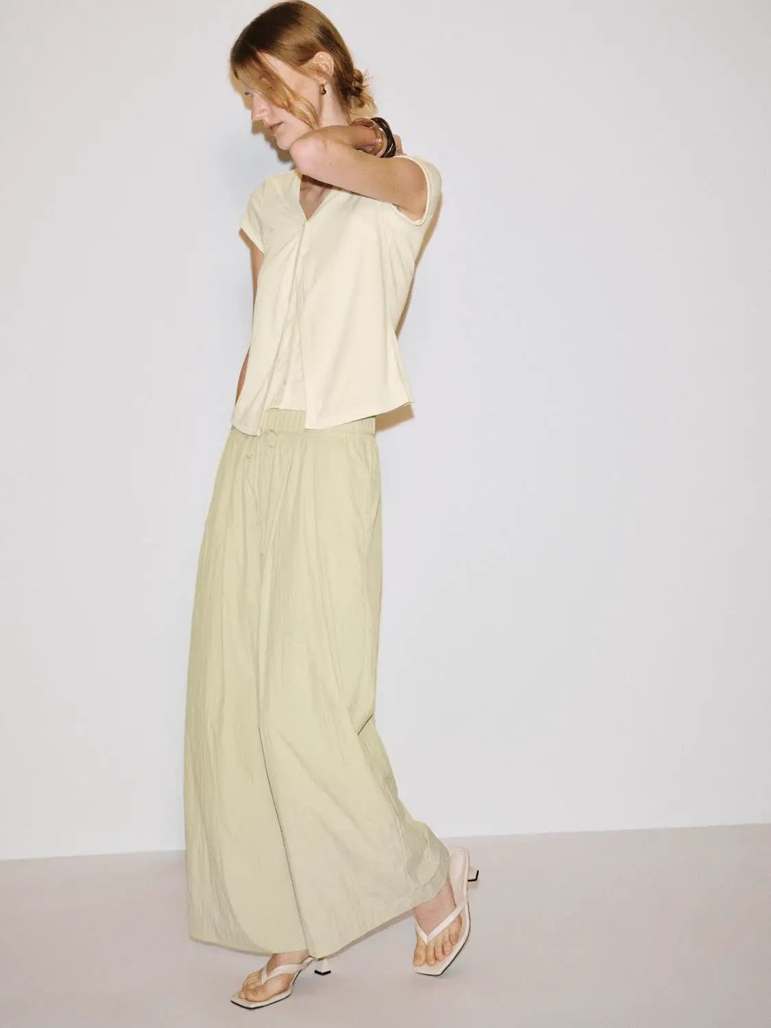 Ruched V-neck Short Sleeve T-shirt