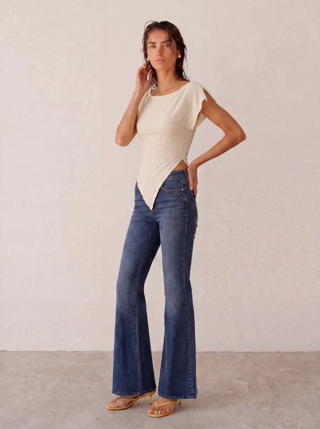 Textured Asymmetric Hem Fitted Boat Neck T-shirt
