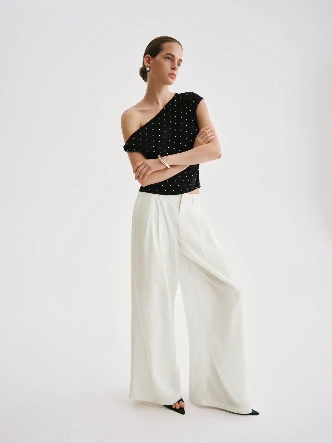 Pleated Mid-waisted Wide-leg Pants