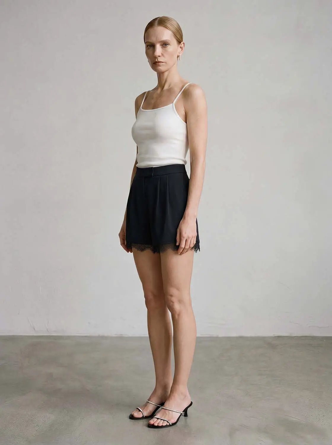 High Waist Front Pleat Lace Hem Straight Casual Shorts