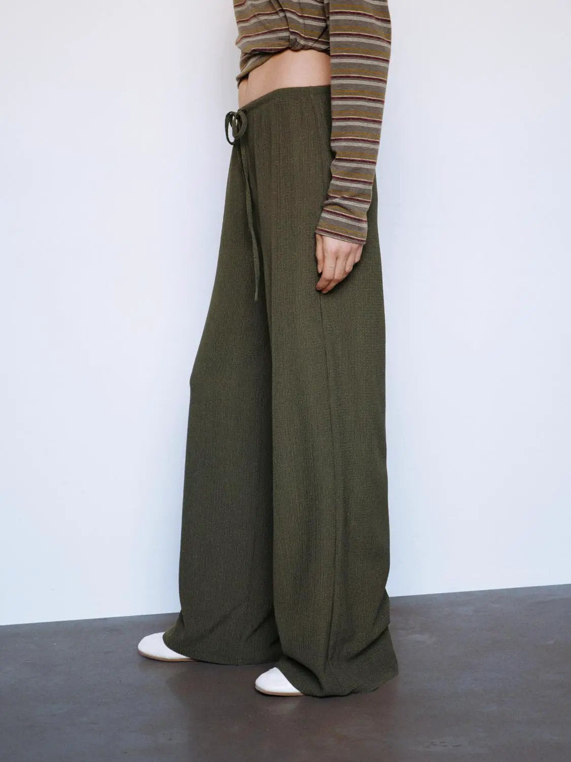 Drawstring Waist Olive Wide-Leg Stretch Pants