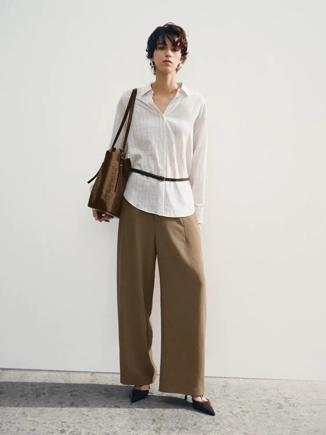 Mid Waisted Pleated Straight Pants