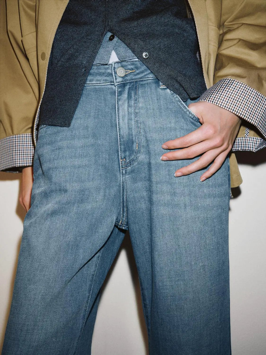 Light Wash Mid-rise Wide-leg Cotton Blend Jeans