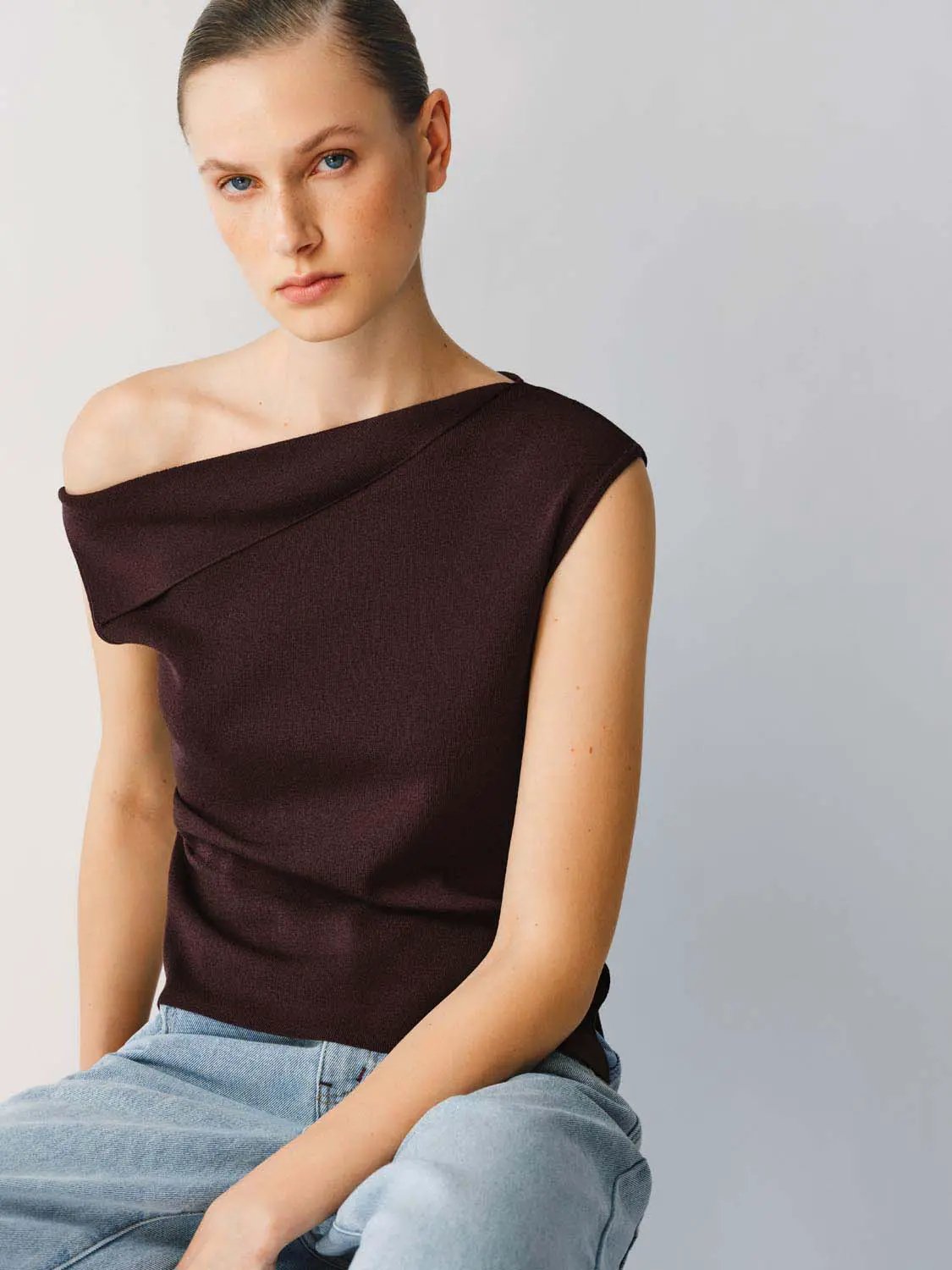 Slim One Shoulder Sleeveless Waist Ruched Irregular Hem Top
