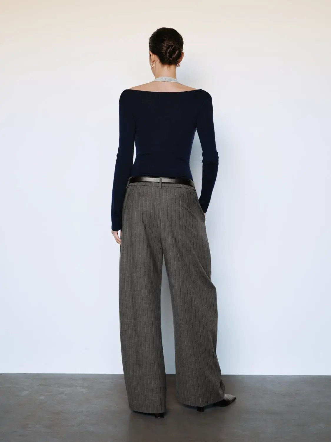 Fitted Contrast Hem Boat Neck Long Sleeve Knit Top