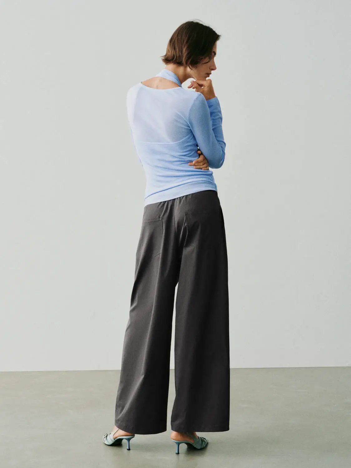 Halter Neck Fitted Long Sleeve Textured Knit T-shirt