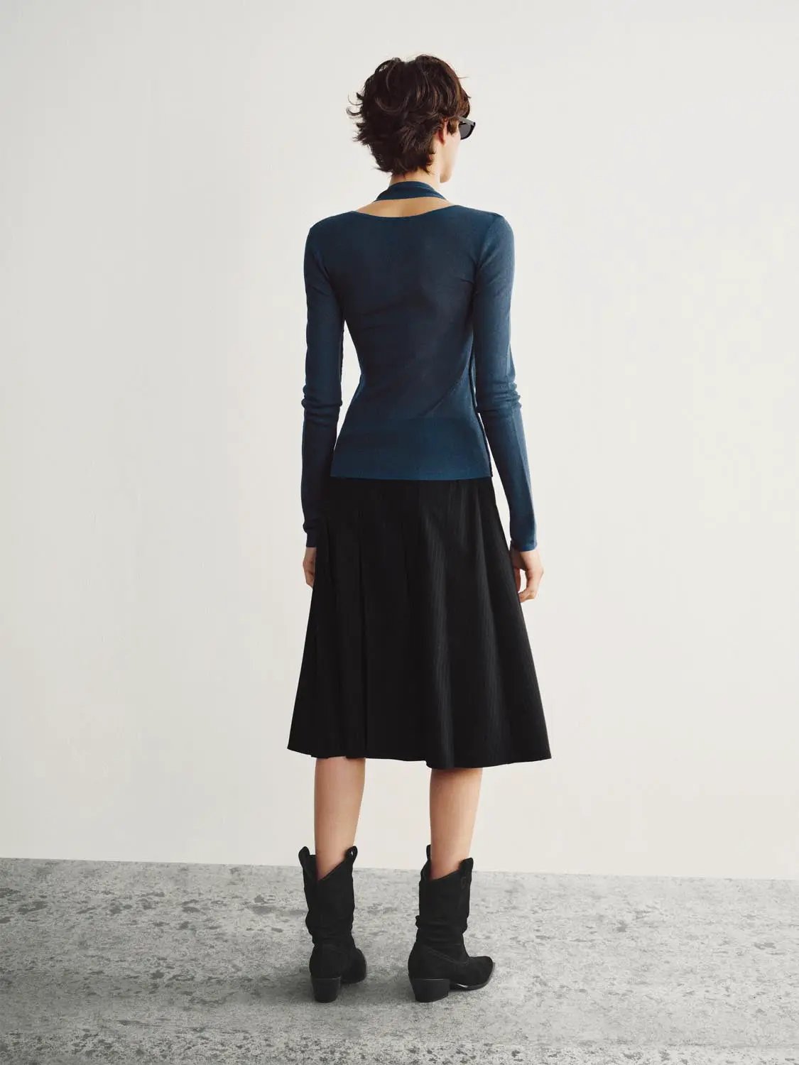 Halter Neck Fitted Long Sleeve Textured Knit T-shirt