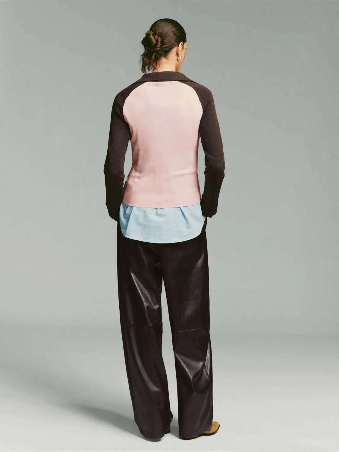 Fitted Two-tone V-neck Collared Long Sleeve Knit Top