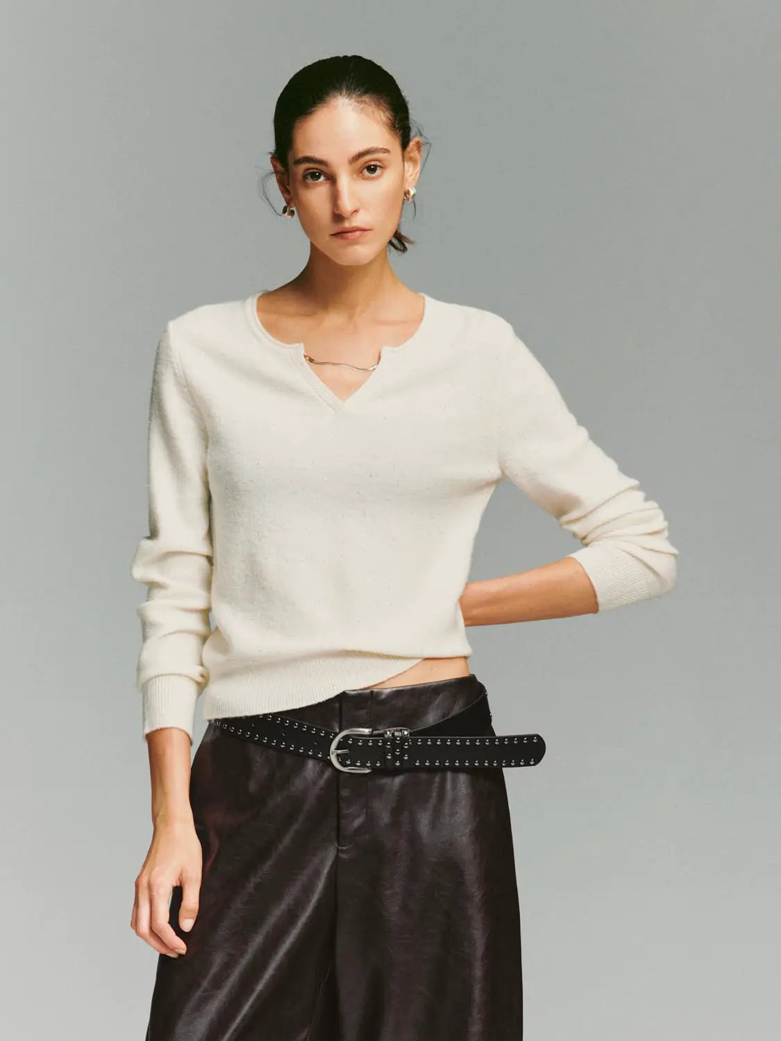 Textured Dotted Ribbed V-neck Long Sleeve Pullover