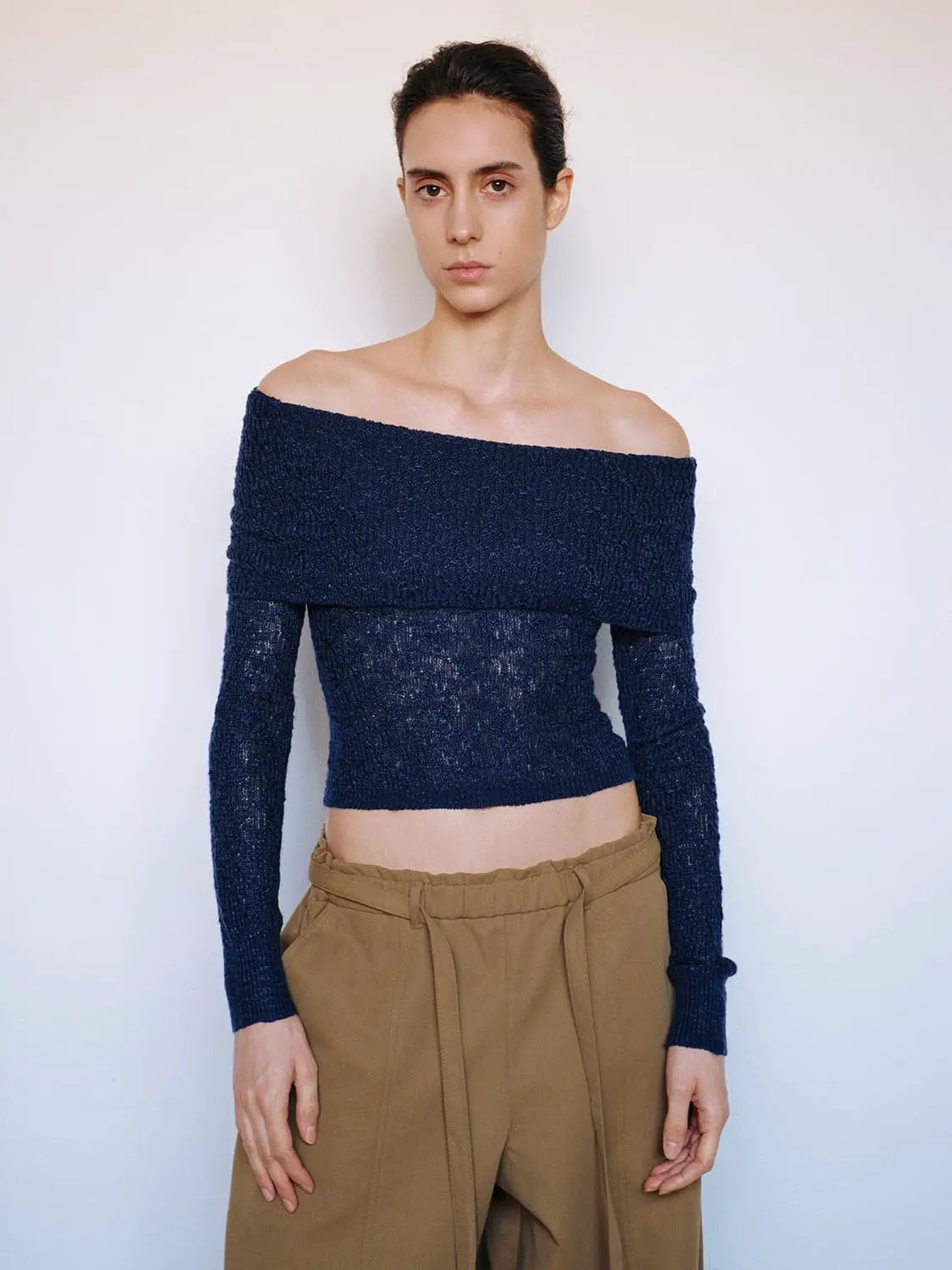 Textured Fitted Off-Shoulder Long Sleeve Pullover