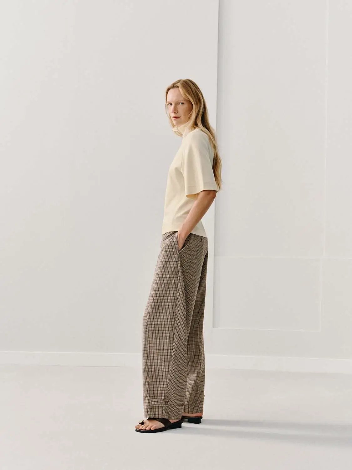 Mid-rise Plaid Tapered Pants