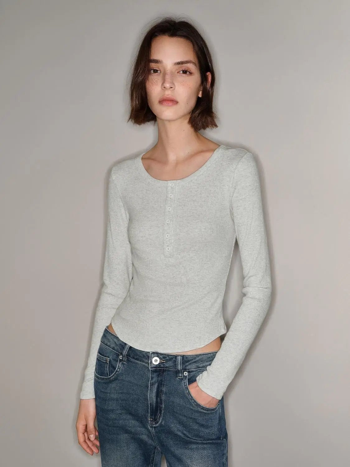 Long Sleeve Buttoned Henley Knit T-shirt