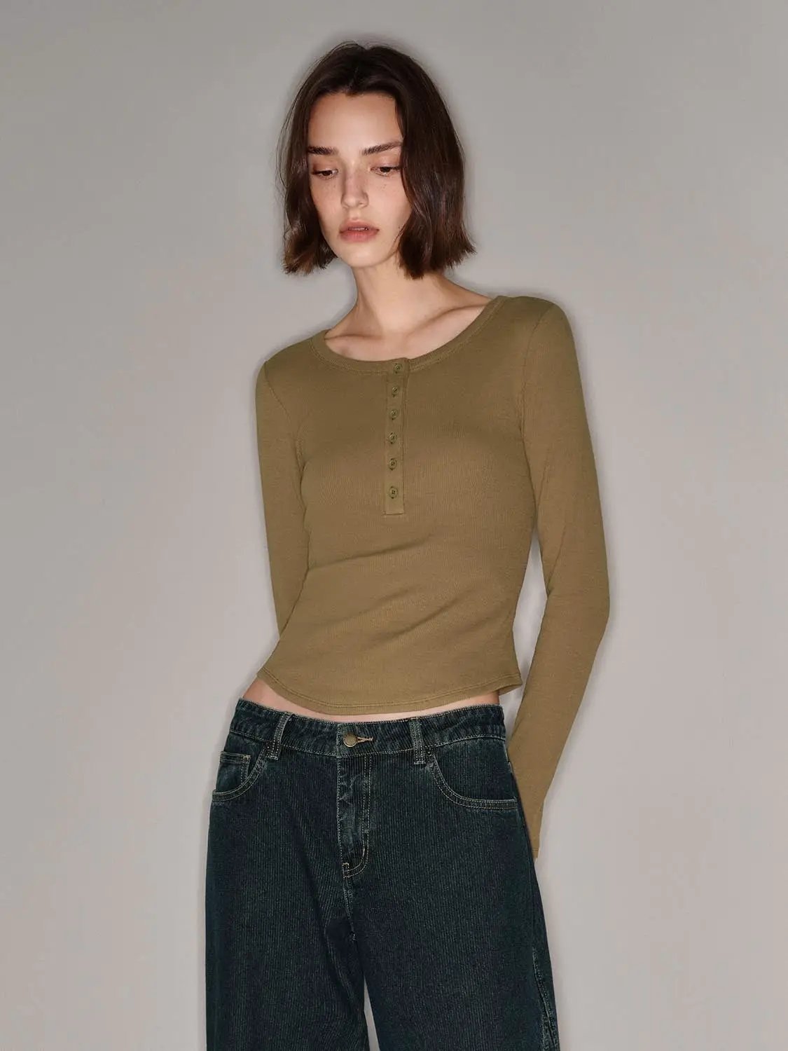 Long Sleeve Buttoned Henley Knit T-shirt