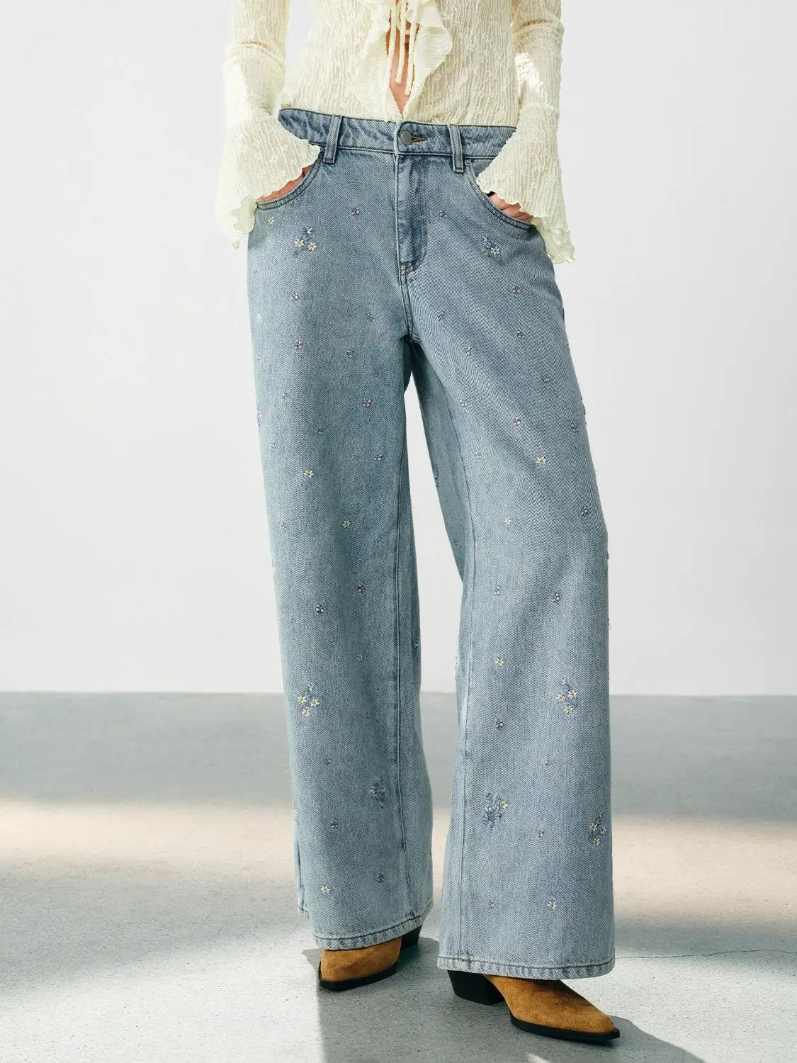 Light Wash Floral Embroidered Wide-leg Cotton Jeans