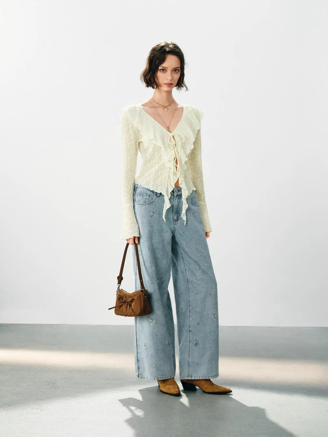 Light Wash Floral Embroidered Wide-leg Cotton Jeans