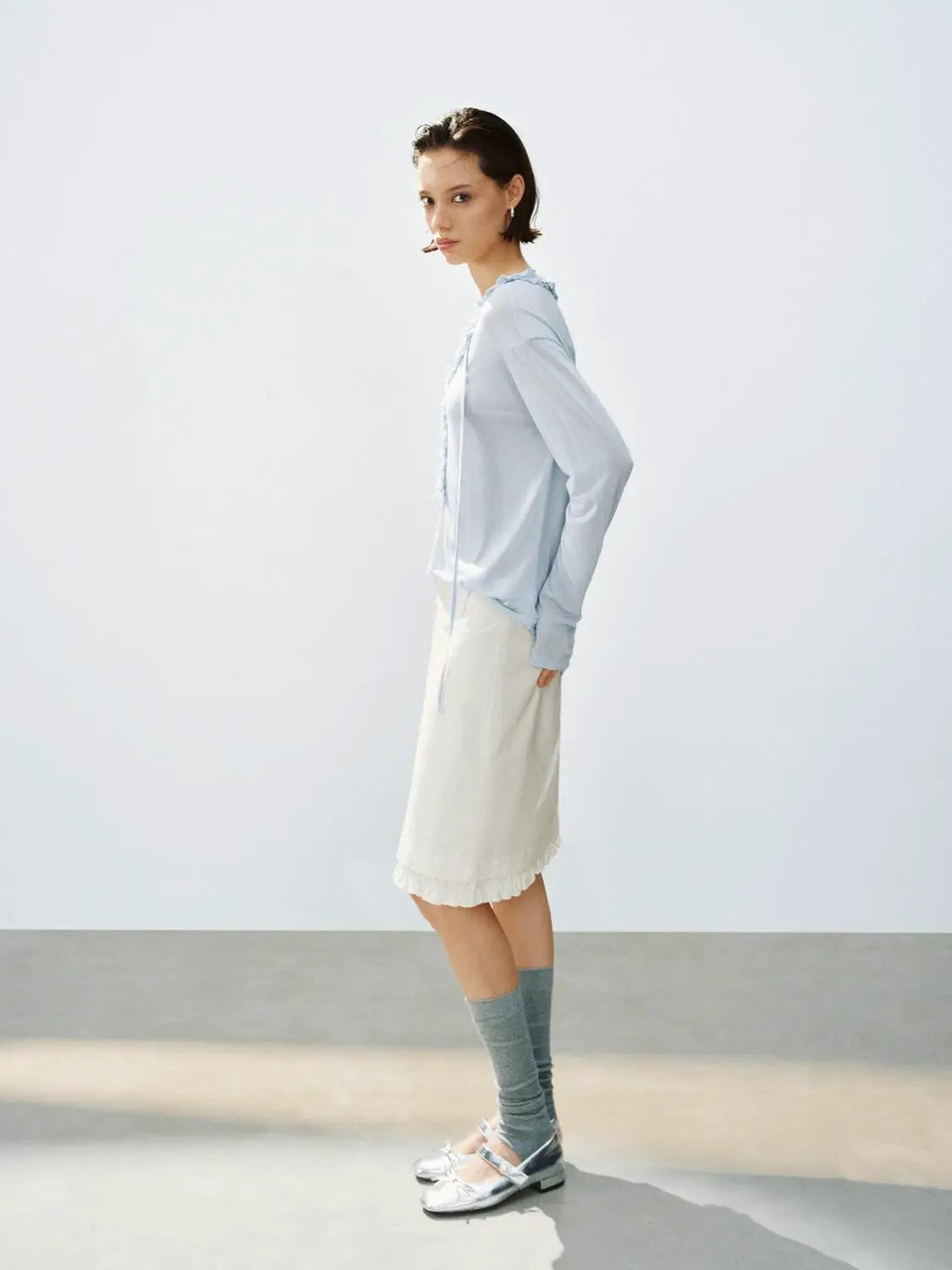 Ruffle Trim V-neck Long Sleeve Tie Front T-Shirt