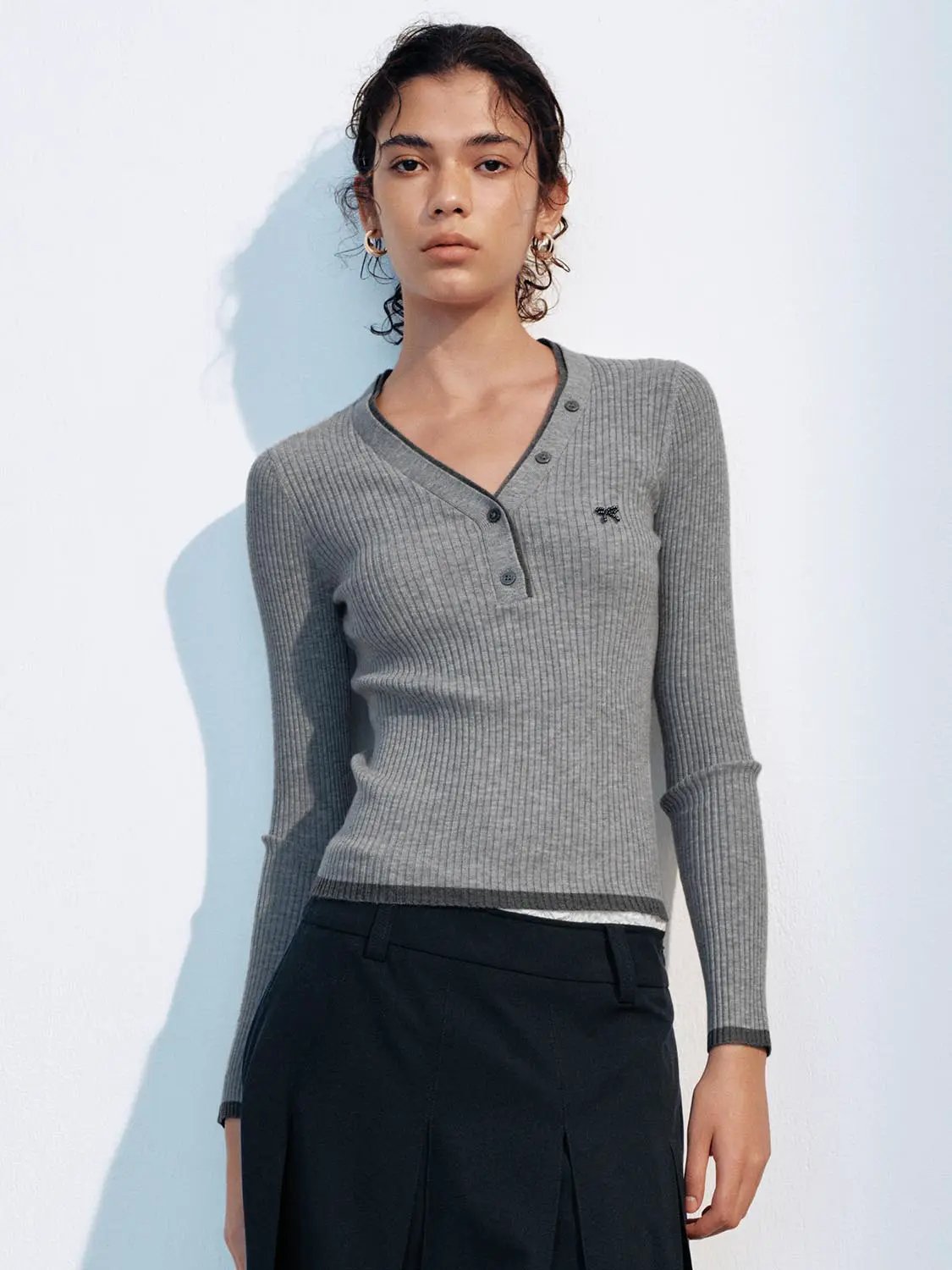 Ribbed Button Placket Bow V-neck Knit Long Sleeve T-shirt