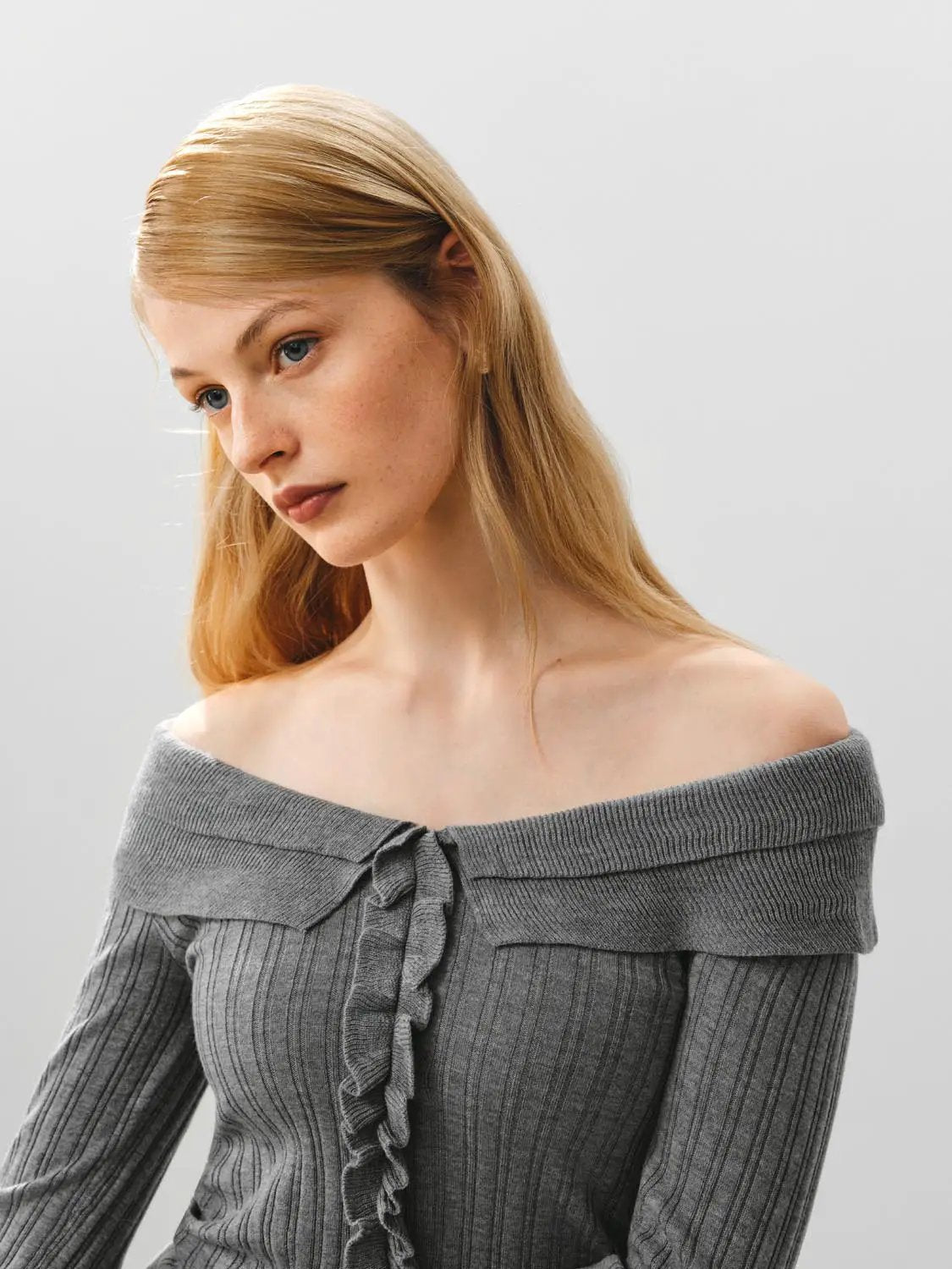 Ribbed Long Sleeve Ruffled Pleated Lapel Sweater