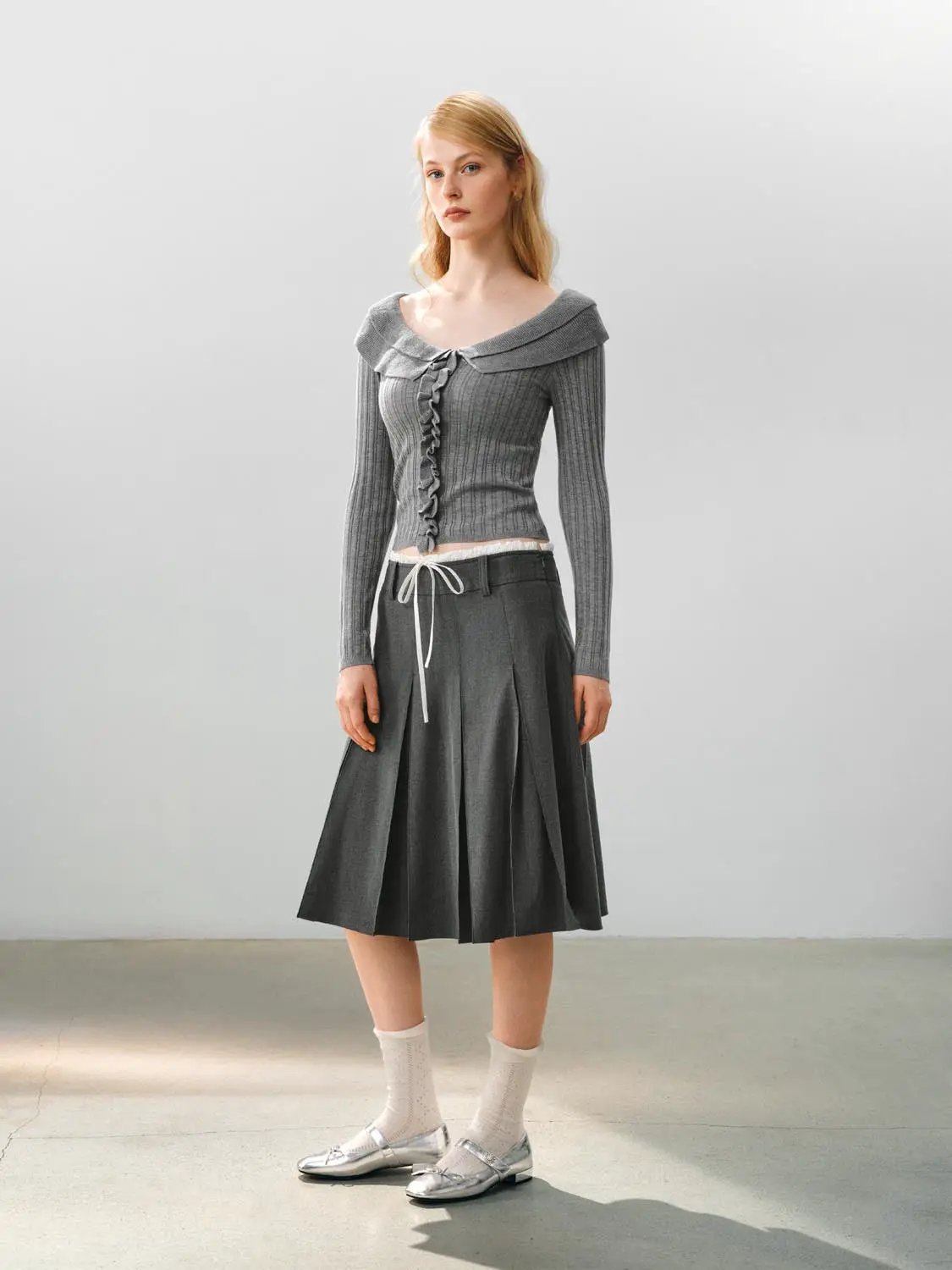 Ribbed Long Sleeve Ruffled Pleated Lapel Sweater