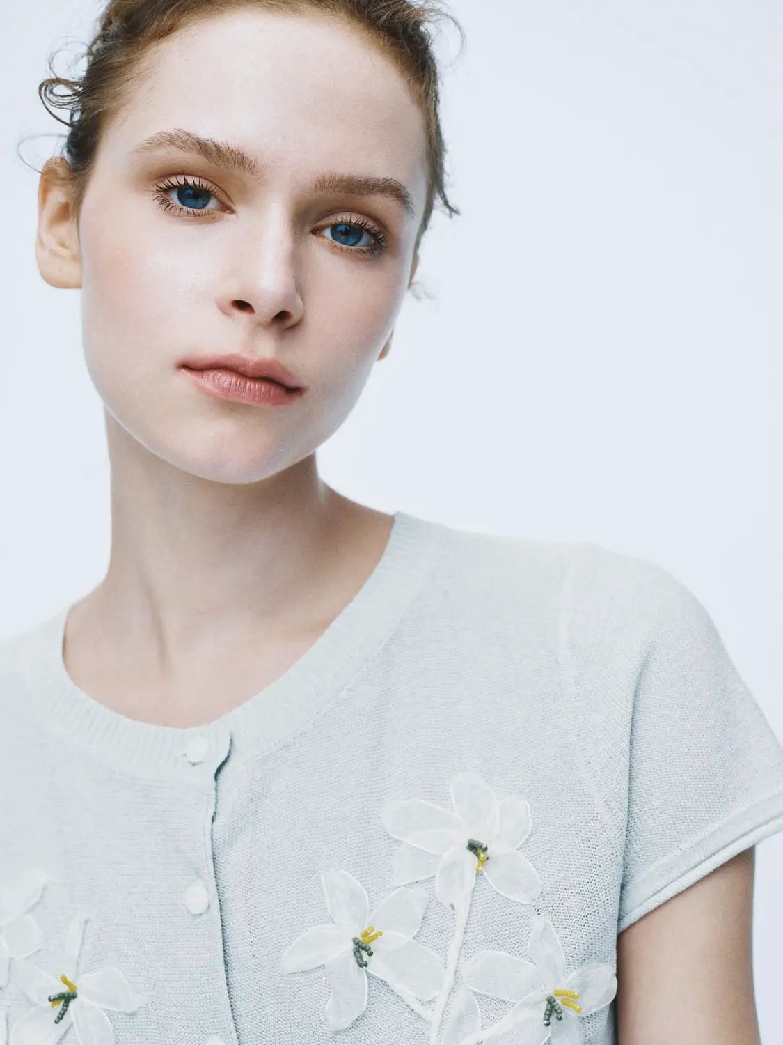 Floral Embroidered Crew Neck Short Sleeve Knitted Cardigan