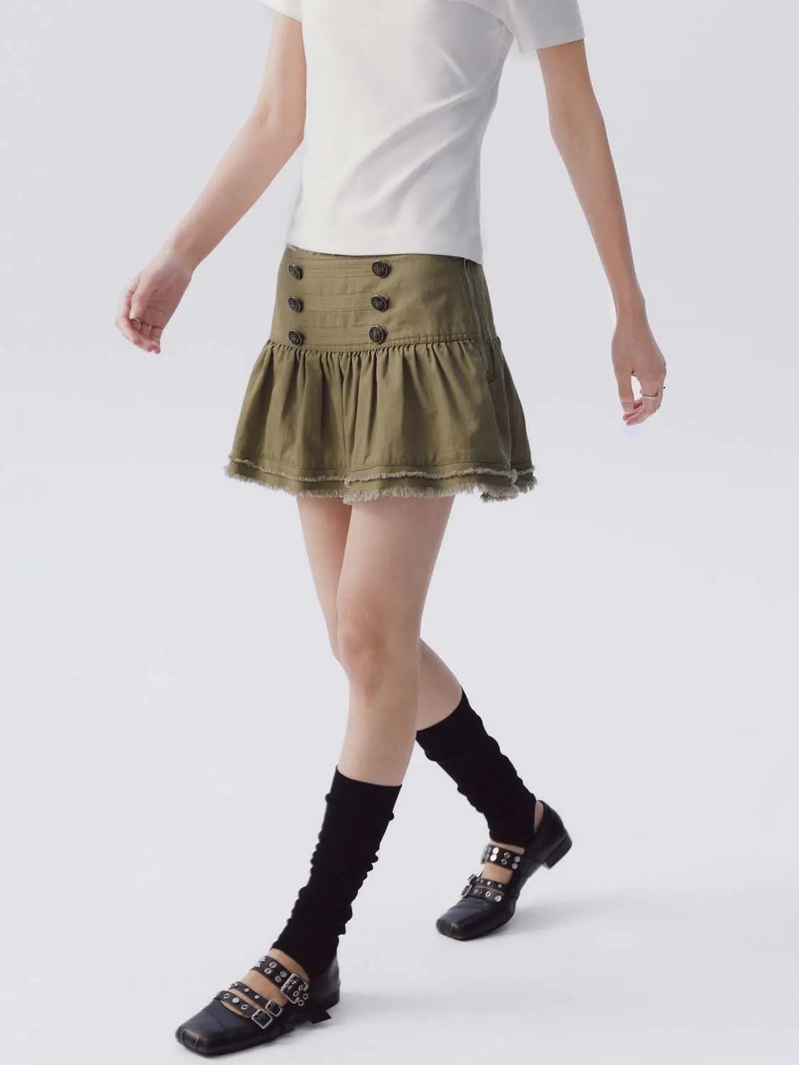 Button-Detail Pleated Frayed Hem Cotton Mini Skirt