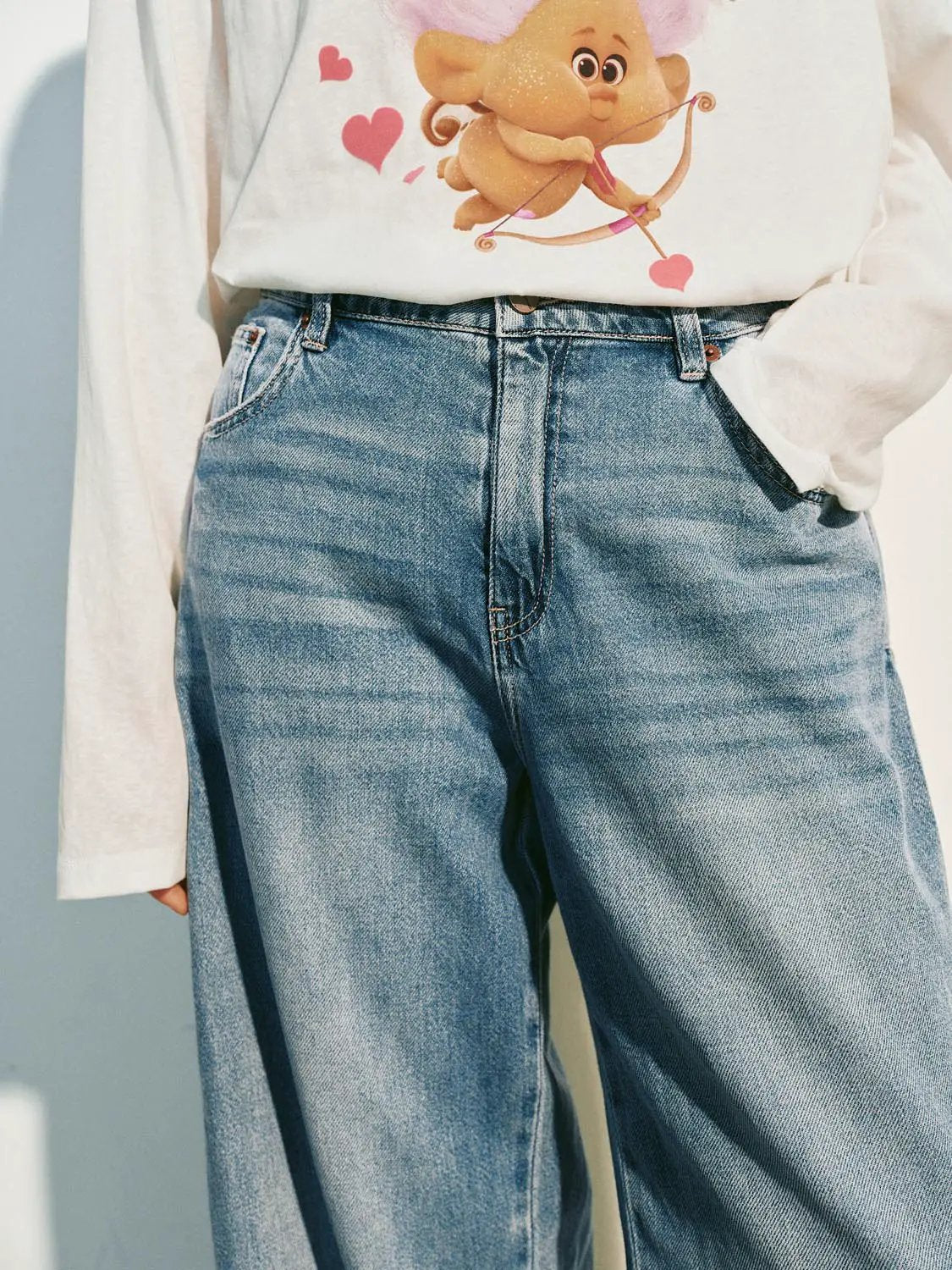 Light Wash Wide-leg High-waisted Cotton Blend Jeans
