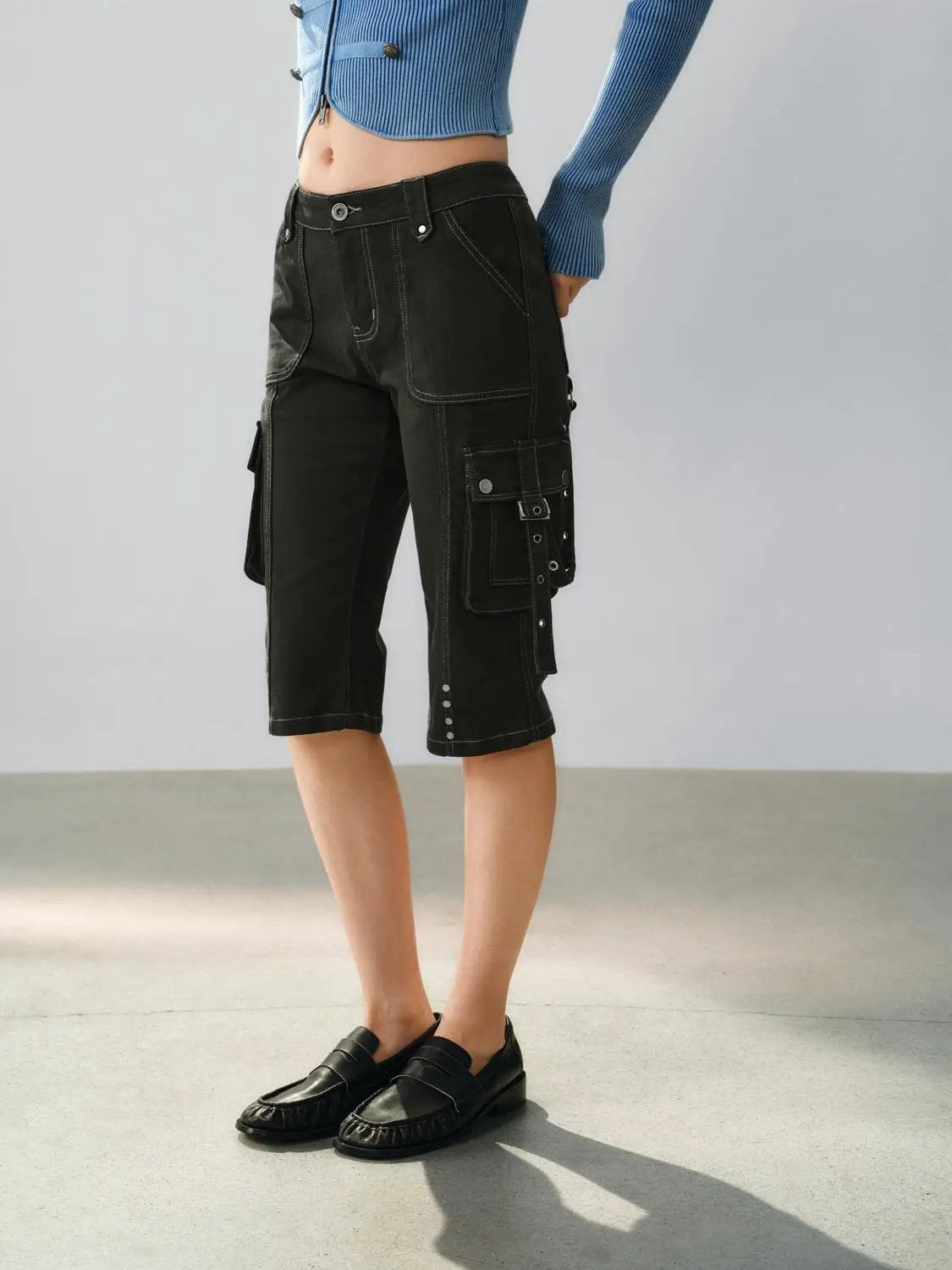 Contrast Stitch Mid-rise Cotton Blend Cargo Pants