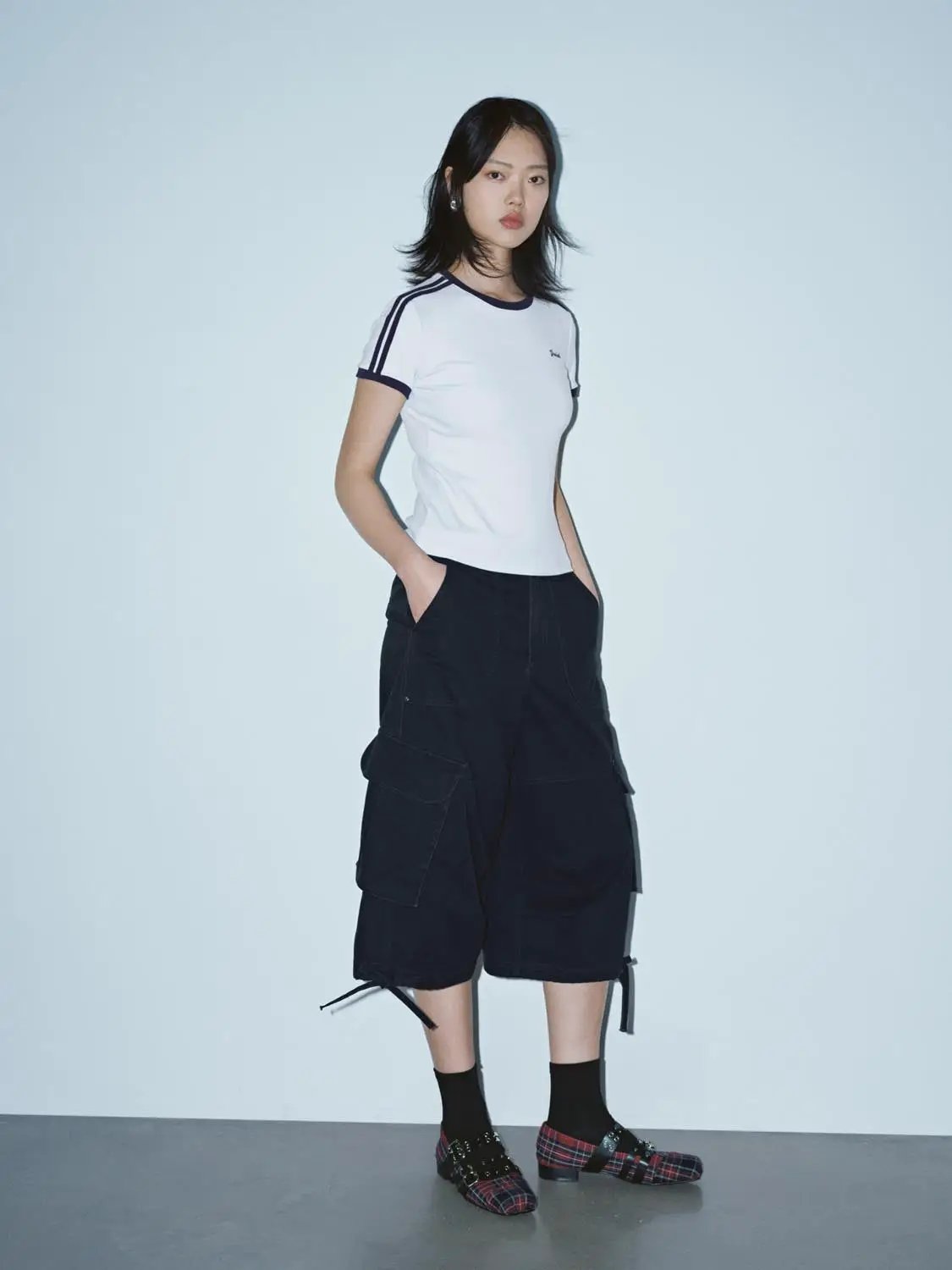Short Sleeve Contrast Trim Fitted Waist Cotton T-Shirt