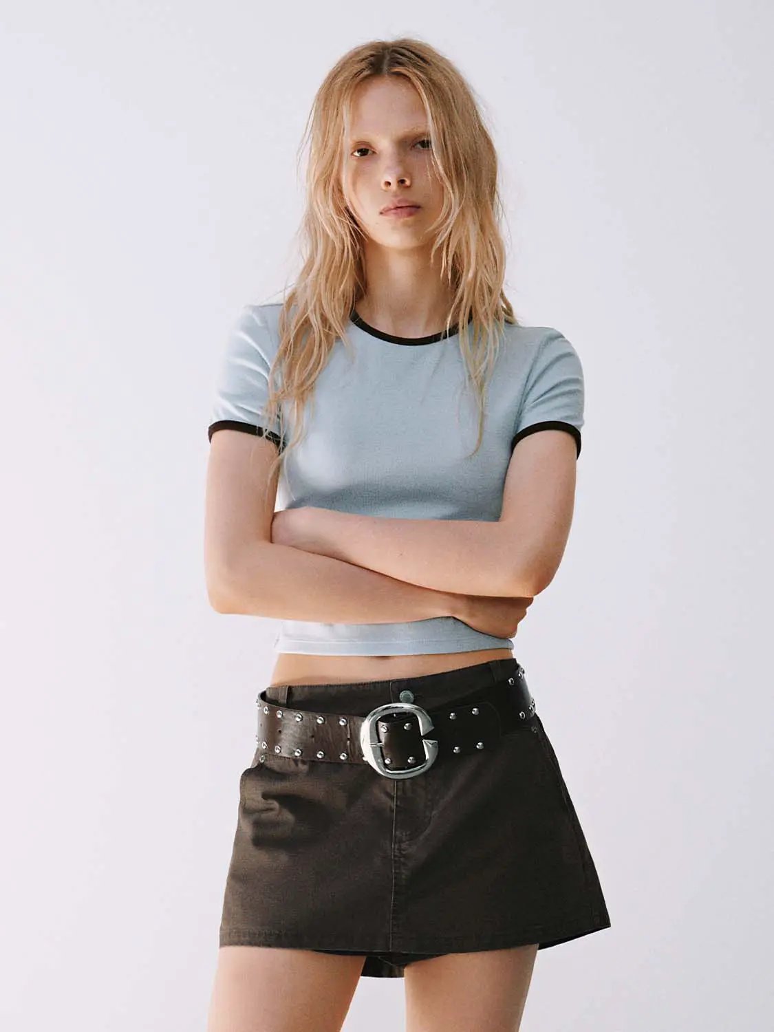 Slim Crew Neck Contrast Binding Short Sleeve Cropped Top