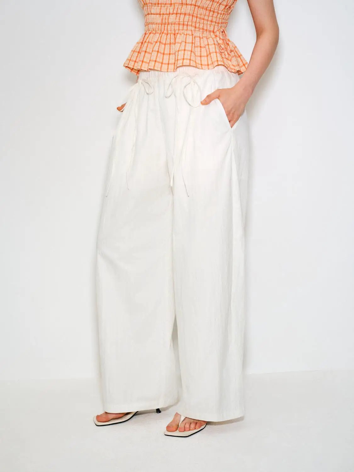 Lightweight Drawstring Waist Wide-leg Pants