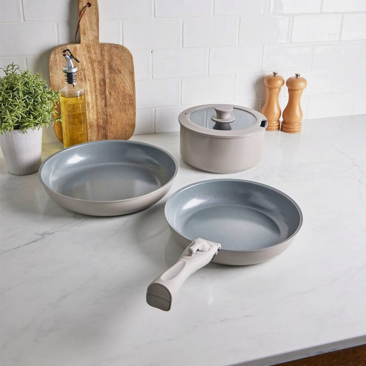 Lakeland 5-Piece Easy Store Pan Set