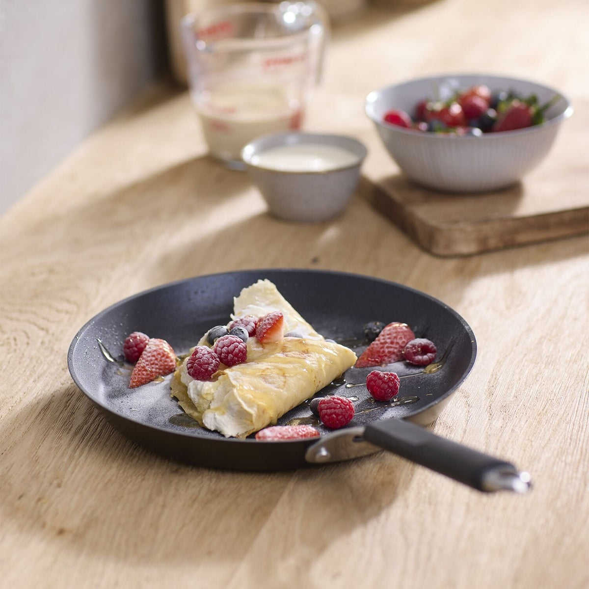 Lakeland Fusion 26cm Crepe Pan