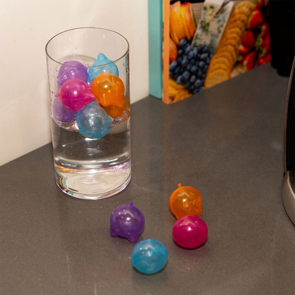 24 Kikkerland Reuseable Cat Ice Cubes