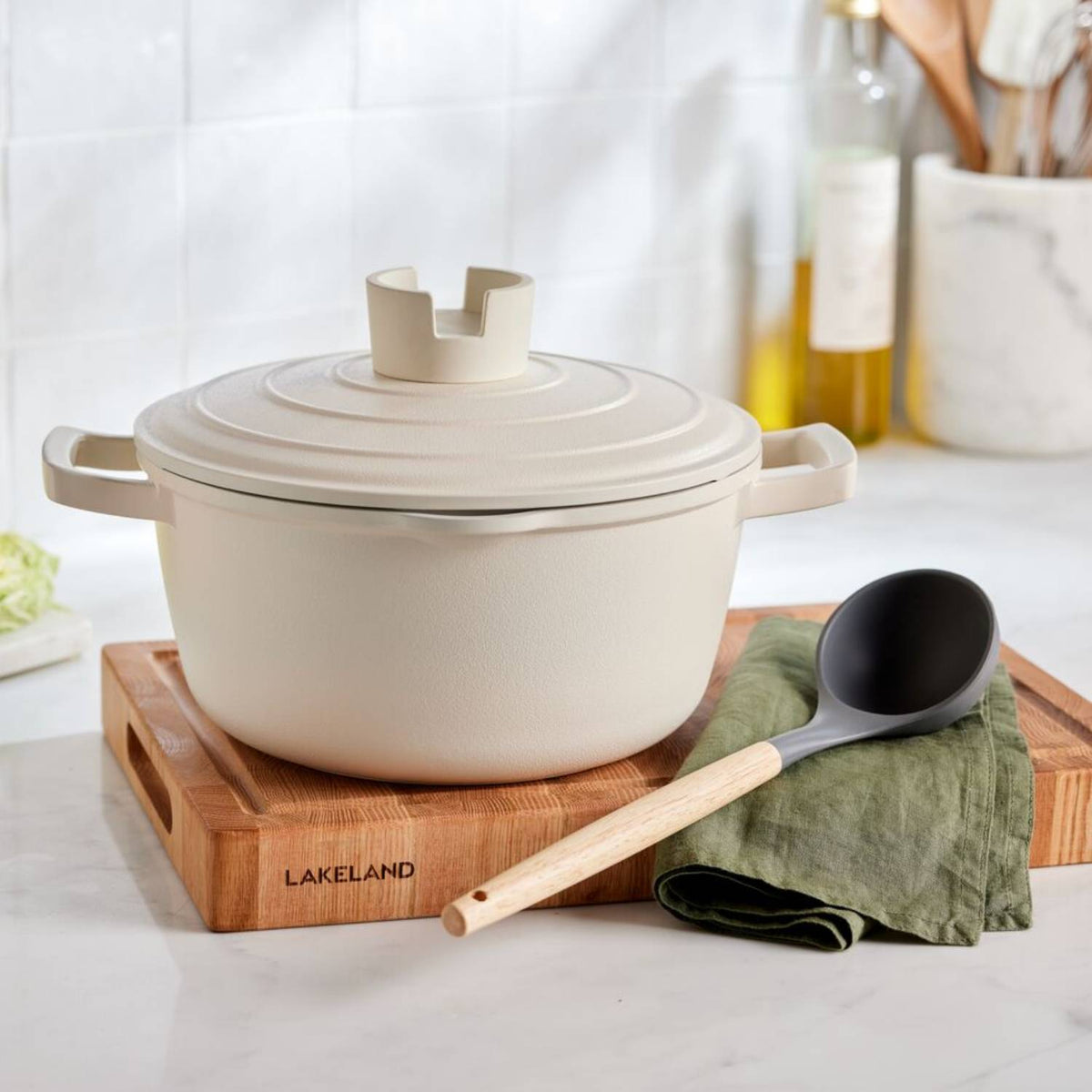 Lakeland Only Pot 24cm – Vanilla Cream