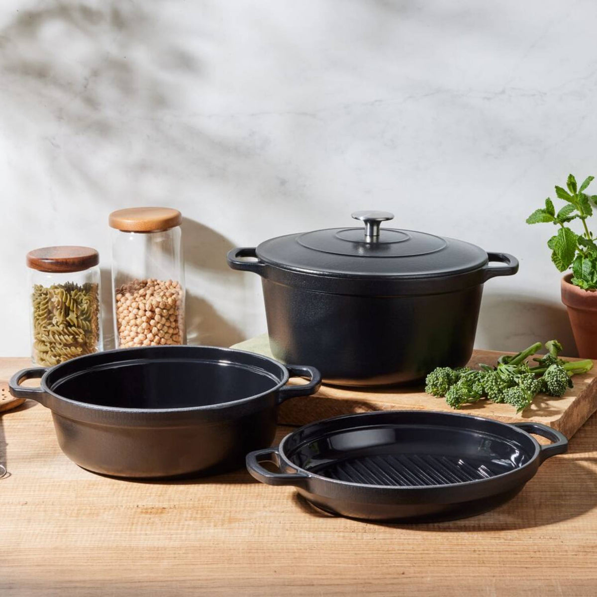 Lakeland Stackable Cast Iron Set