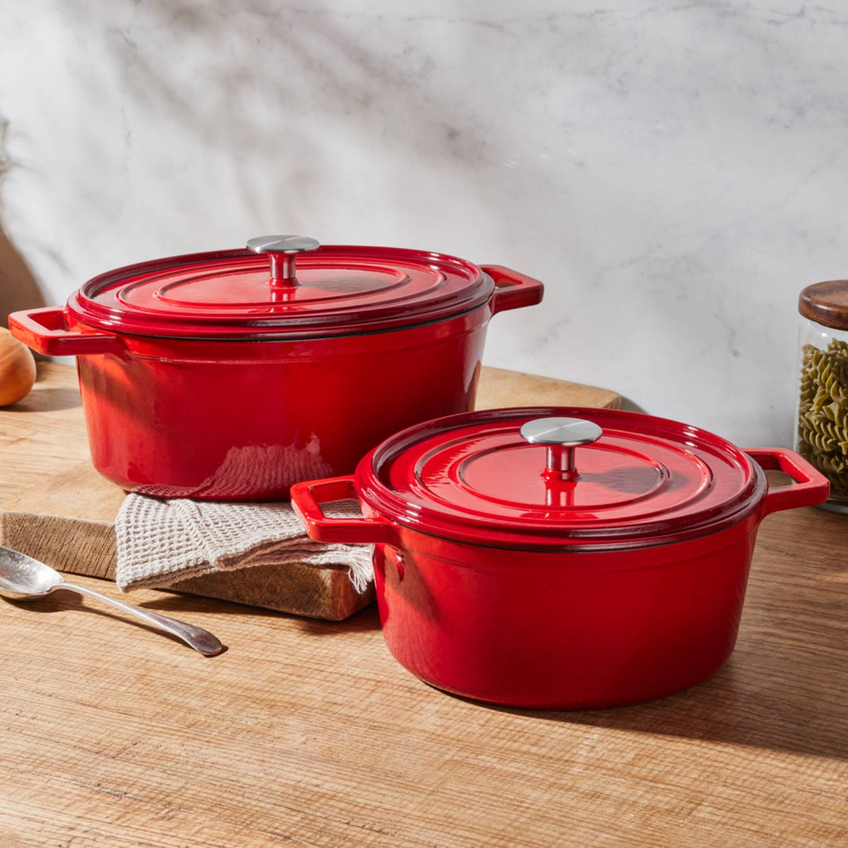 Lakeland Cast Iron 29cm Oval Casserole Red