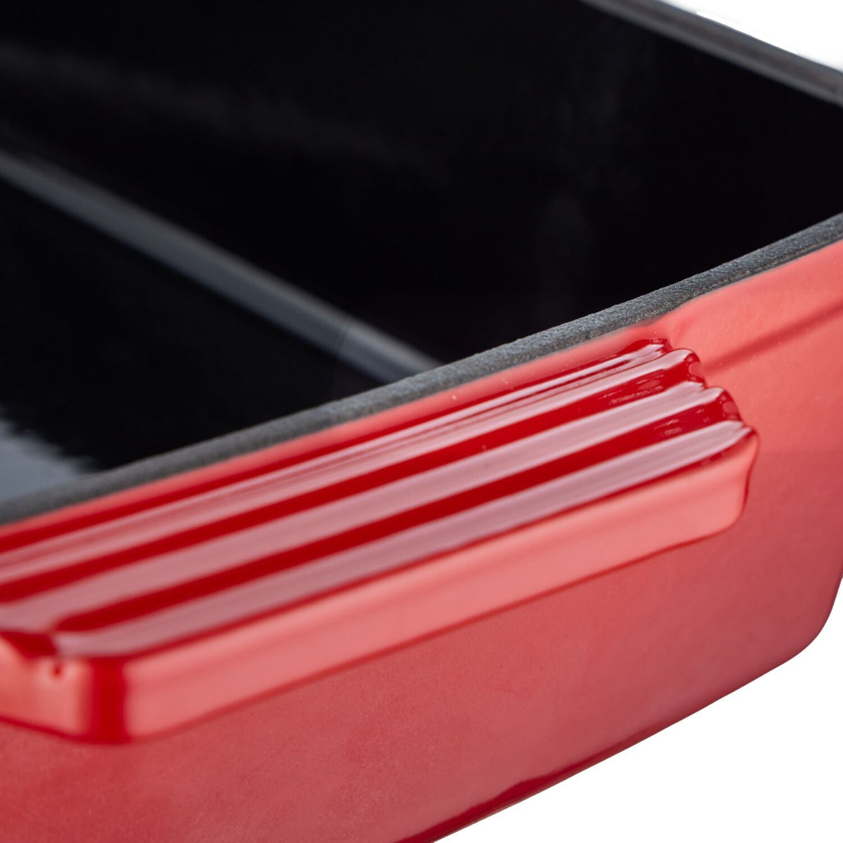 Lakeland Cast Iron 23cm Roaster – Red