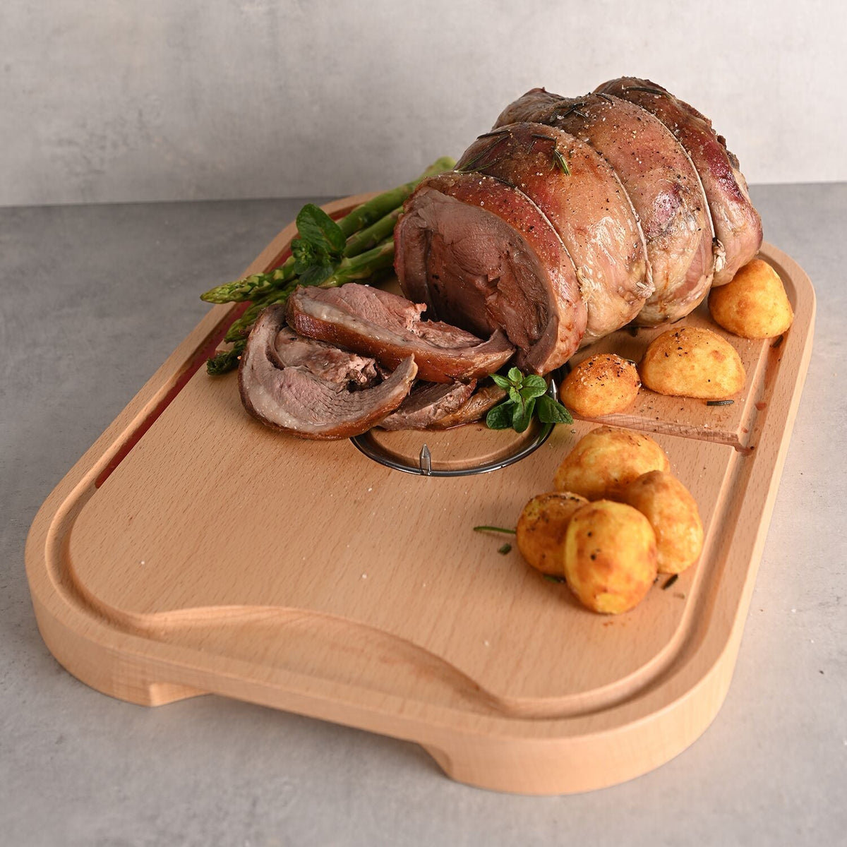 Lakeland Beechwood Spiked Carving Board
