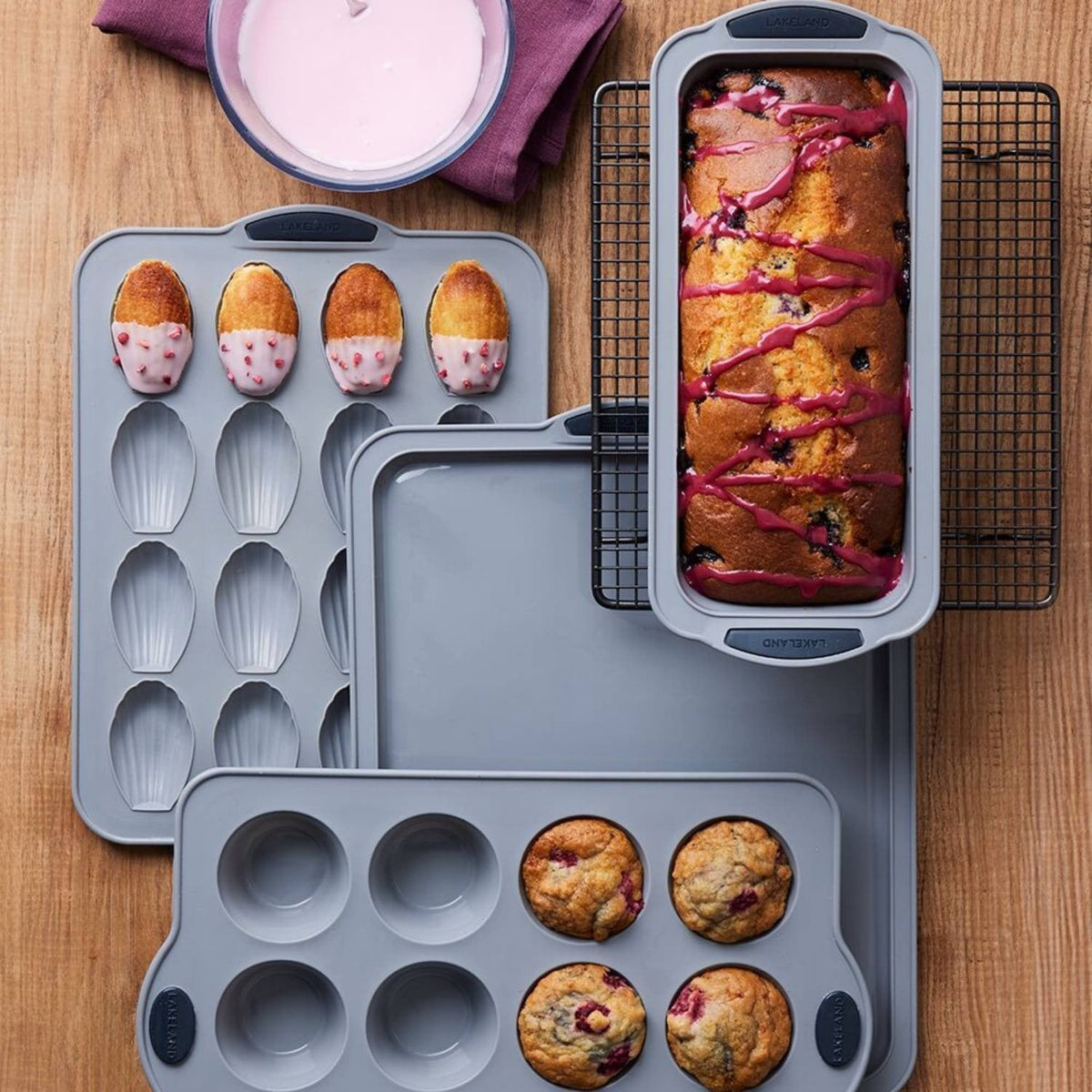 Lakeland Sure Bake Silicone Framed Loaf Pan
