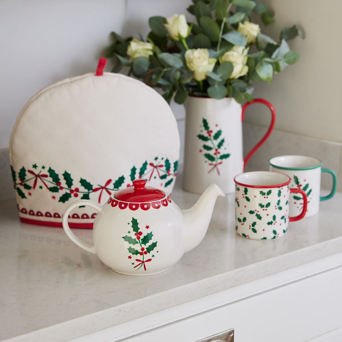 Lakeland Christmas Holly Teapot