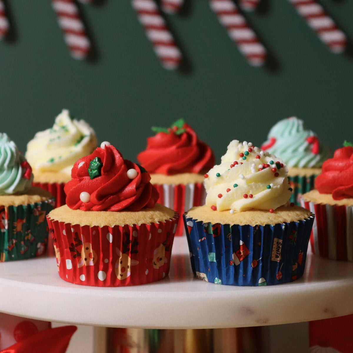 Santa Christmas Foil-lined Cupcake Cases – Pack of 100