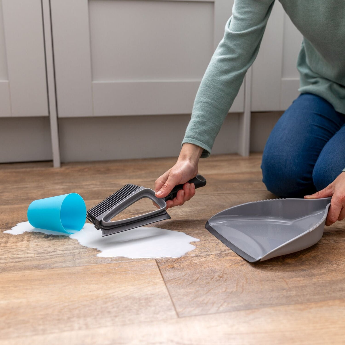 Lakeland Wet & Dry Dustpan and Brush