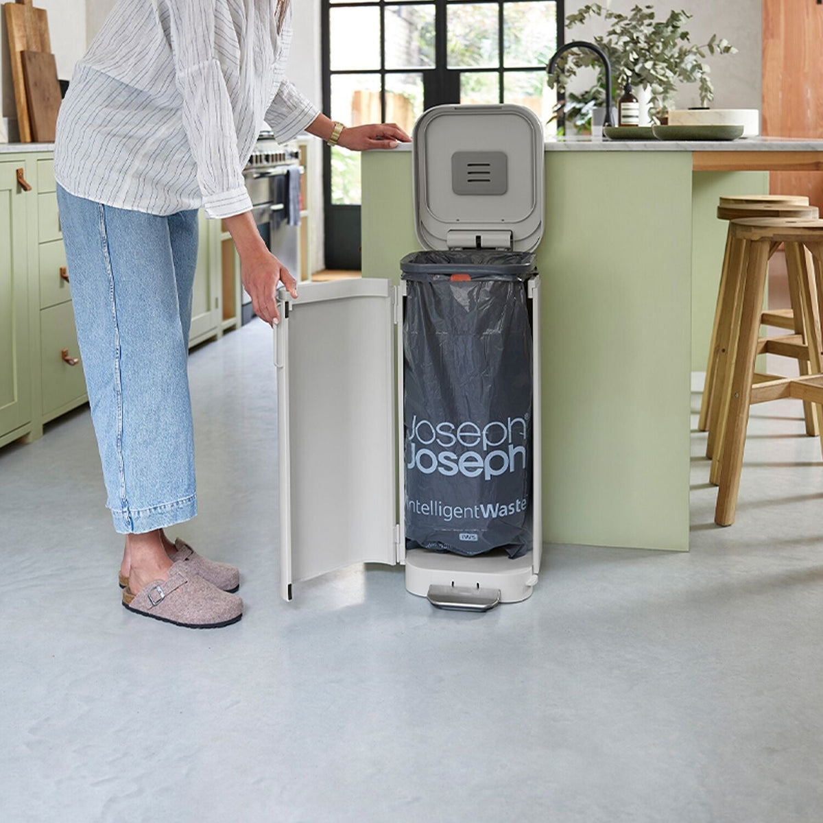 Joseph Joseph Porta Easy-empty Grey Pedal Bin 40L
