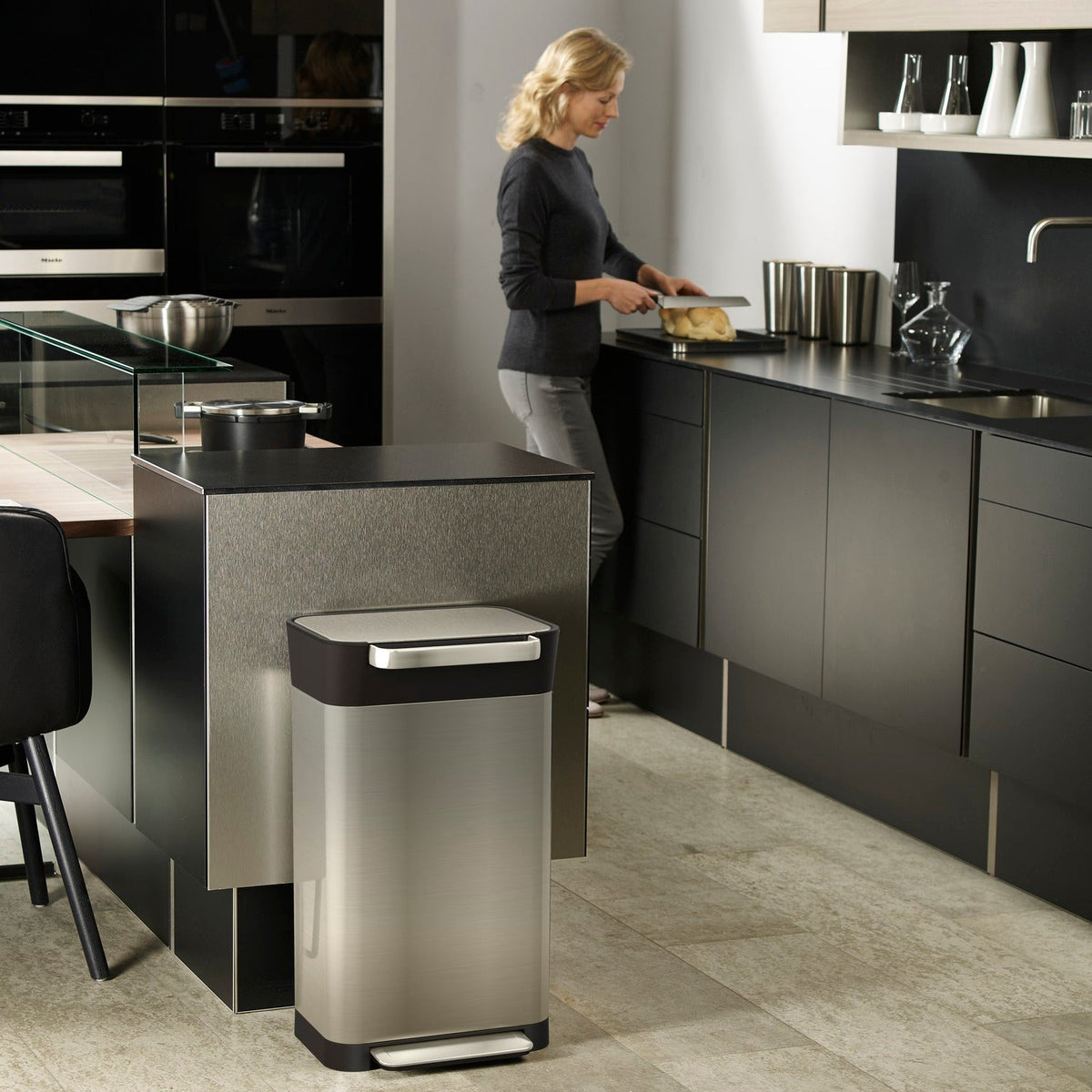 Joseph Joseph Titan Trash Compactor Pedal Bin 30L