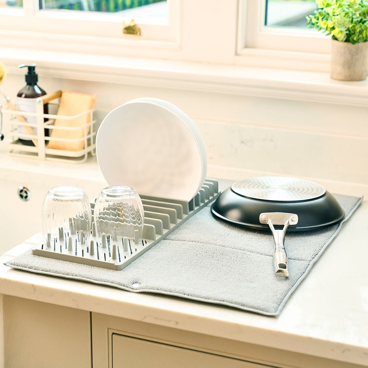 Lakeland Drying Mat with Rack
