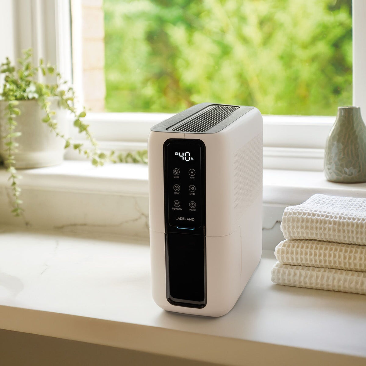 Lakeland 2L Dehumidifier with Removable Dehumidifier Wand